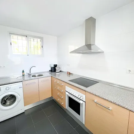 Family With Sea Views, Pool & Internet Apartment