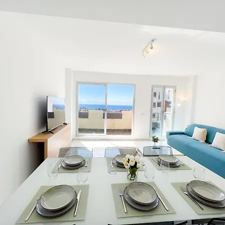 Apartment Family With Sea Views, Pool & Internet *